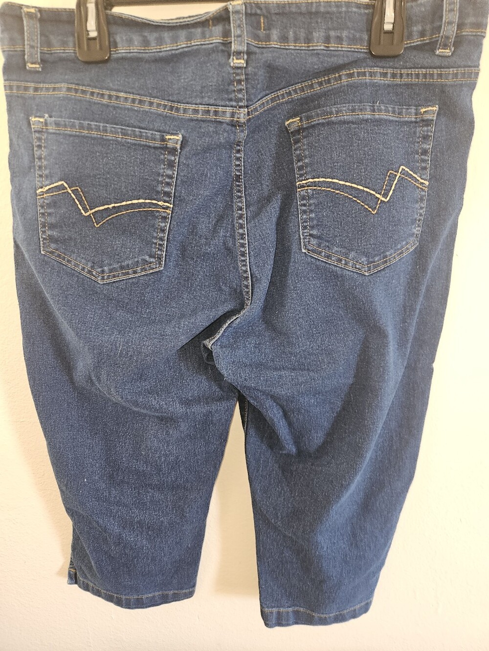 Weekend Plus Womans Capri Jeans Waist Size 36 - Picture 9 of 12